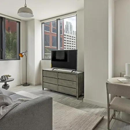 Landing Modern Apartment With Amazing Amenities
